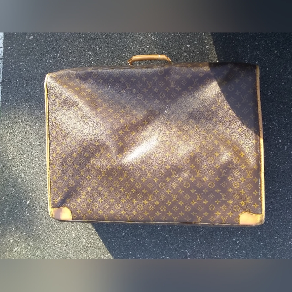 ( SOLD)Authentic Louis Vuitton suitcase( SOLD)